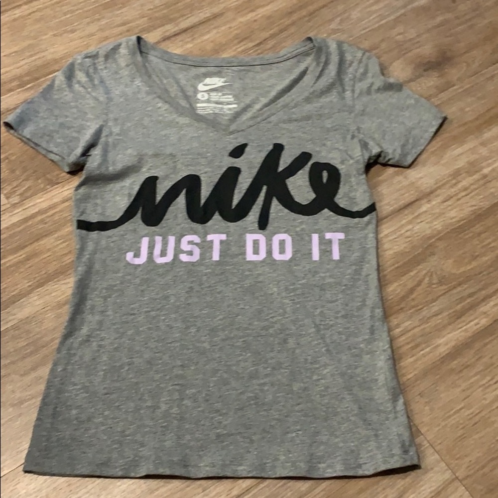 Nike v neck t-shirt